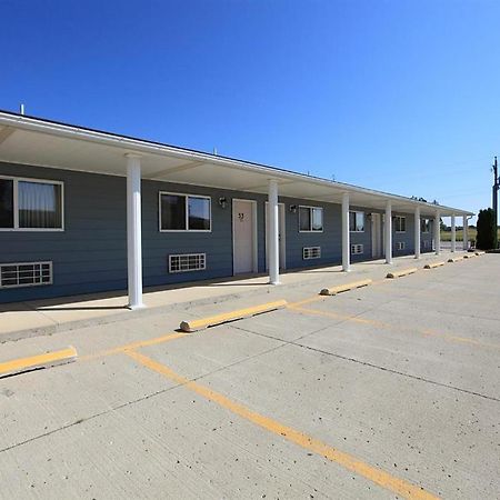Americas Best Value Inn Suburban Emmetsburg Exterior photo