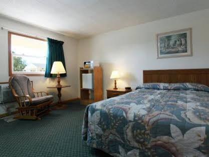 Americas Best Value Inn Suburban Emmetsburg Exterior photo