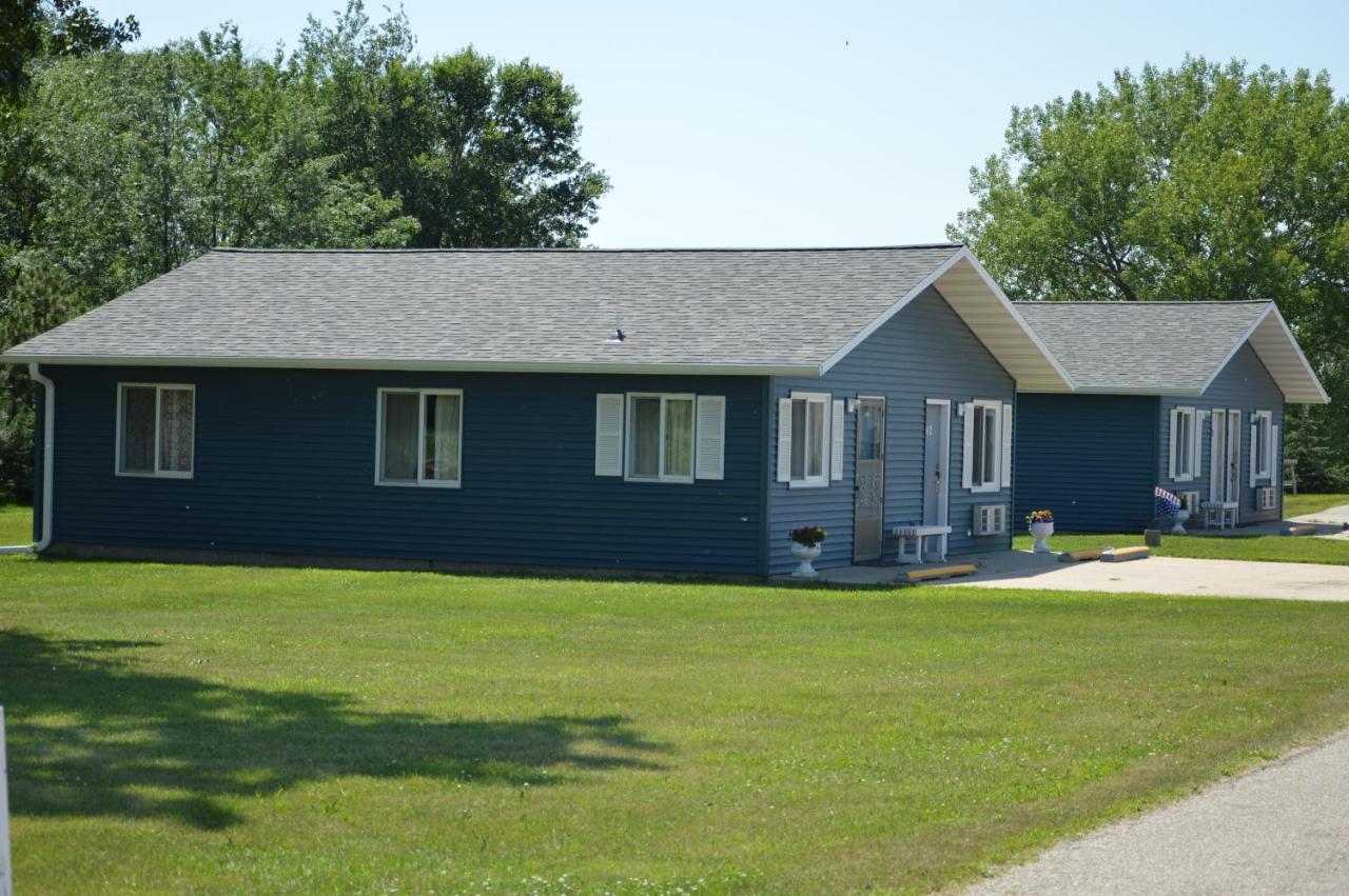 Americas Best Value Inn Suburban Emmetsburg Exterior photo