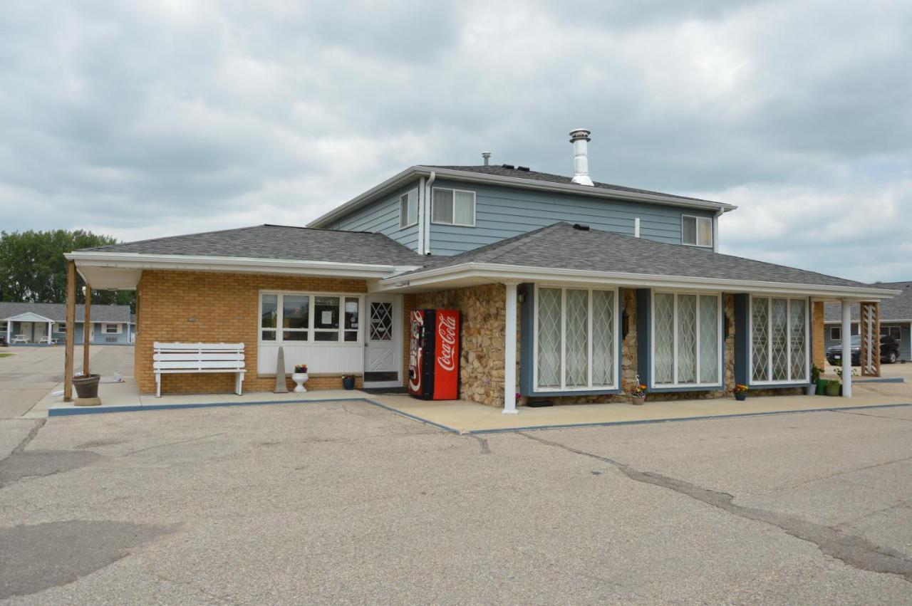 Americas Best Value Inn Suburban Emmetsburg Exterior photo