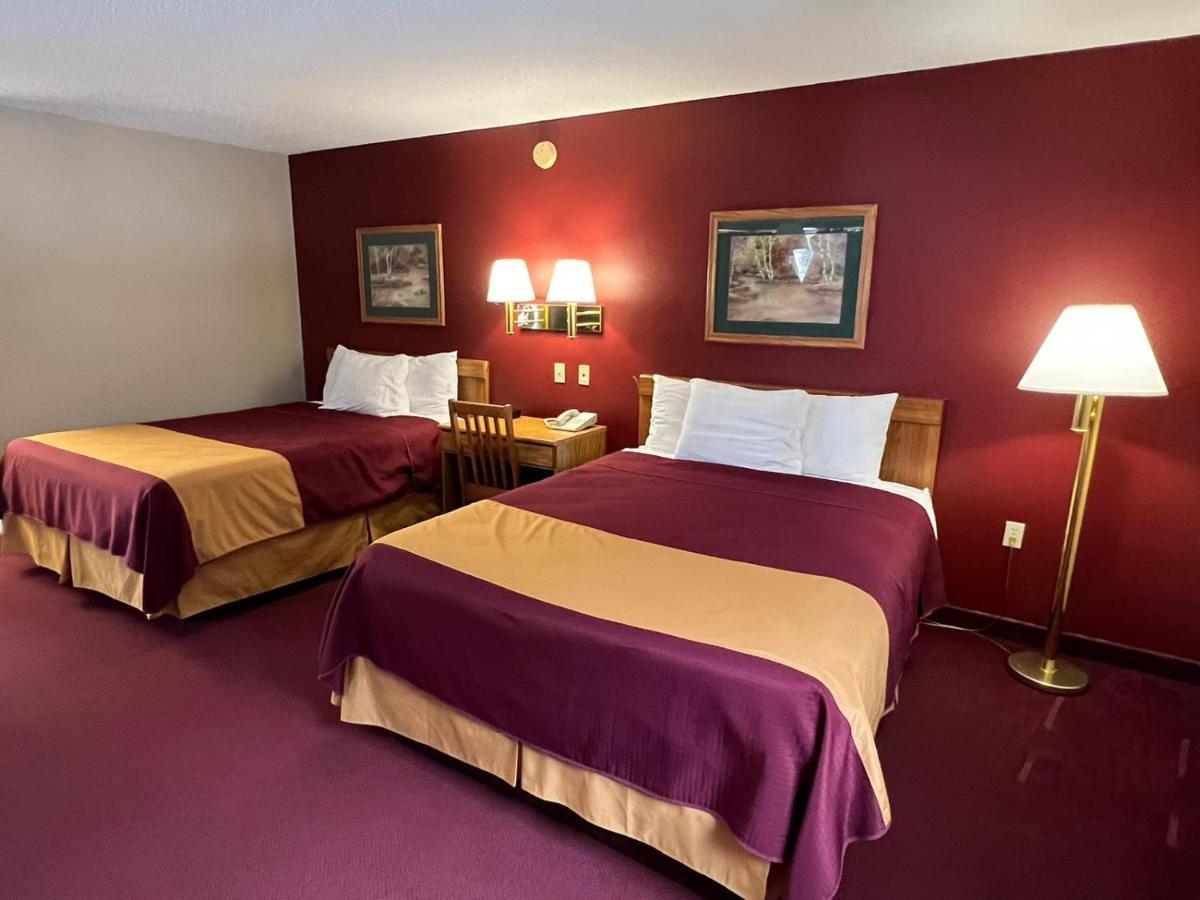Americas Best Value Inn Suburban Emmetsburg Exterior photo