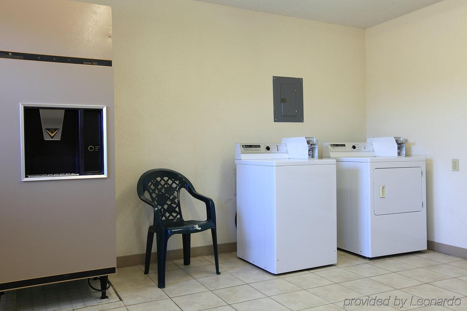 Americas Best Value Inn Suburban Emmetsburg Facilities photo